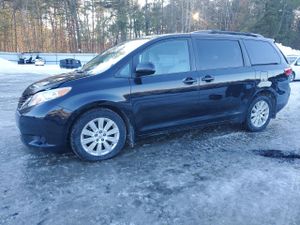 Toyota Sienna LE 3.5L 6 2015