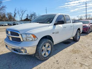 RAM 1500 SLT 5.7L 8 2015