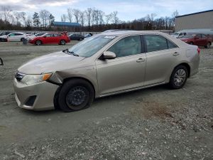 Toyota Camry HYBRID 2.5L 4 2013