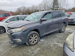 Toyota Highlander BASE 3.5L 6 2013
