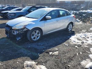 Ford Focus SE 2.0L 4 2013