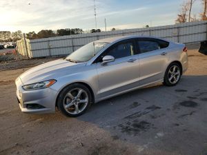 Ford Fusion SE 2.5L 4 2015