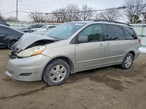 Toyota Sienna CE 3.5L 6 2009