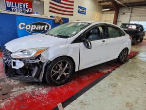 Ford Focus SE 2.0L 4 2014