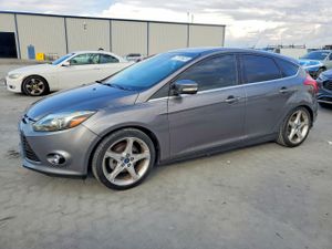 Ford Focus TITANIUM 2.0L 4 2014