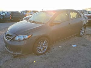Toyota Corolla BASE 1.8L 4 2013