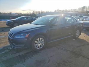 Volkswagen Passat S 2.5L 5 2012
