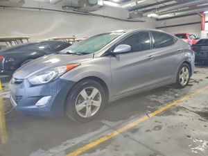 Hyundai Elantra GLS 1.8L 4 2013