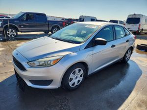 Ford Focus S 2.0L 4 2015