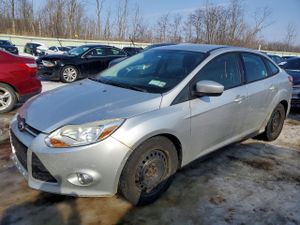 Ford Focus SE 2.0L 4 2012