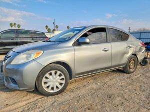 Nissan Versa S 1.6L 4 2012
