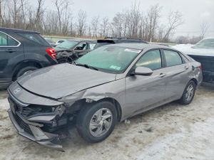 Hyundai Elantra SE 2.0L 4 2024