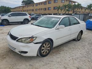 Toyota Camry LE 2.4L 4 2003