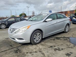 Hyundai Sonata GLS 2.4L 4 2013