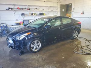 Hyundai Elantra GLS 1.8L 4 2013