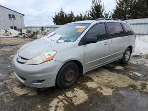Toyota Sienna CE 3.5L 6 2010