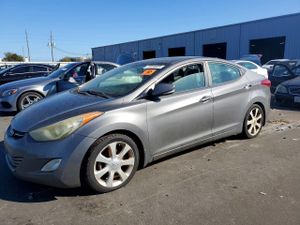 Hyundai Elantra GLS 1.8L 4 2013