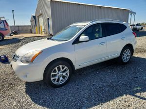 Nissan Rogue S 2.5L 4 2013
