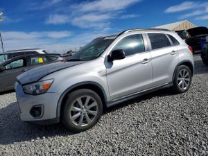 Mitsubishi Outlander LE 2.0L 4 2013