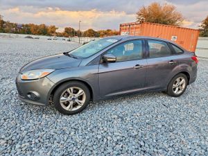 Ford Focus SE 2.0L 4 2013