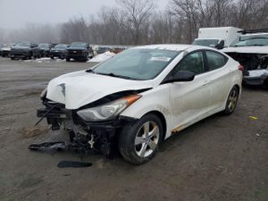 Hyundai Elantra GLS 1.8L 4 2013