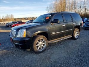 GMC Yukon DENALI 6.2L 8 2011