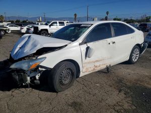 Toyota Camry LE 2.5L 4 2015