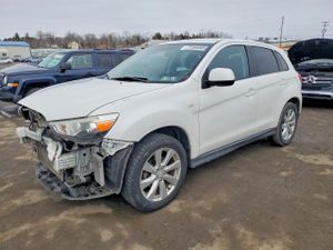 Mitsubishi Outlander ES 2.0L 4 2014