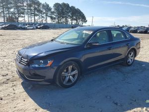 Volkswagen Passat SE 2.5L 5 2013