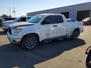 Toyota Tundra DOUBLE CAB SR5 5.7L 8 2013