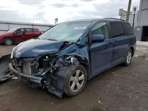 Toyota Sienna LE 3.5L 6 2012