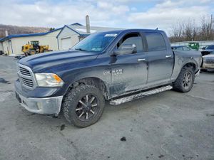 RAM 1500 SLT 5.7L 8 2015