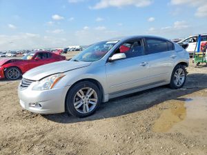 Nissan Altima SR 3.5L 6 2012