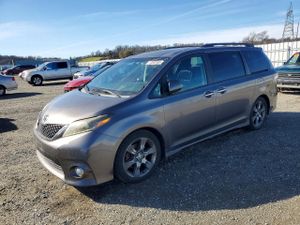 Toyota Sienna SPORT 3.5L 6 2015