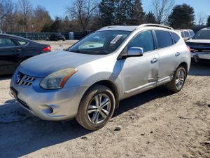 Nissan Rogue S 2.5L 4 2012