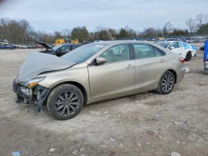 Toyota Camry LE 2.5L 4 2015