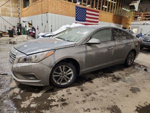 Hyundai Sonata SE 2.4L 4 2015