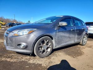 Ford Focus SE 2.0L 4 2013