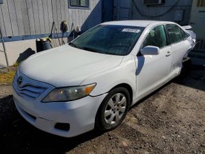 Toyota Camry BASE 2.5L 4 2011