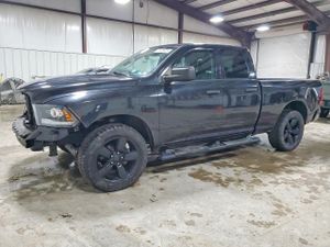 RAM 1500 ST 5.7L 8 2015