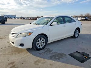 Toyota Camry BASE 2.5L 4 2011