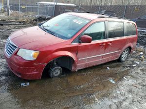 Chrysler Town & Country TOURING 3.8L 6 2010
