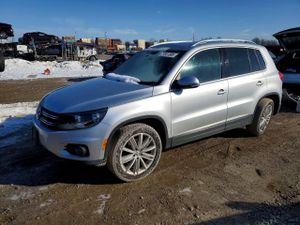 Volkswagen Tiguan S 2.0L 4 2013