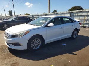 Hyundai Sonata SE 2.4L 4 2015