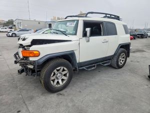 Toyota FJ Cruiser 4.0L 6 2014