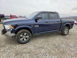 RAM 1500 SLT 5.7L 8 2015