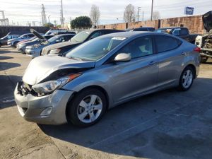 Hyundai Elantra GLS 1.8L 4 2013
