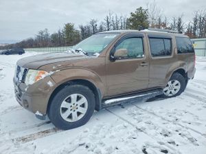 Nissan Pathfinder LE 4.0L 6 2005