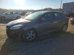 Ford Focus SE 2.0L 4 2014