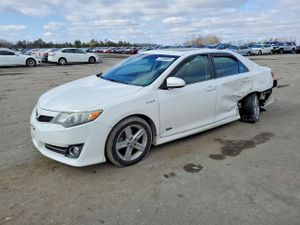 Toyota Camry HYBRID 2.5L 4 2014